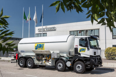 30,000 liters LPG tank truck on RENAULT 8X4 K84R