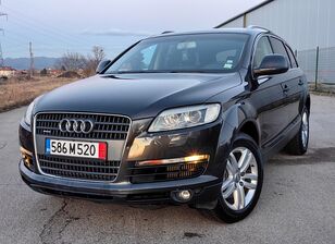 кроссовер Audi Q7