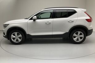 кроссовер Volvo XC40