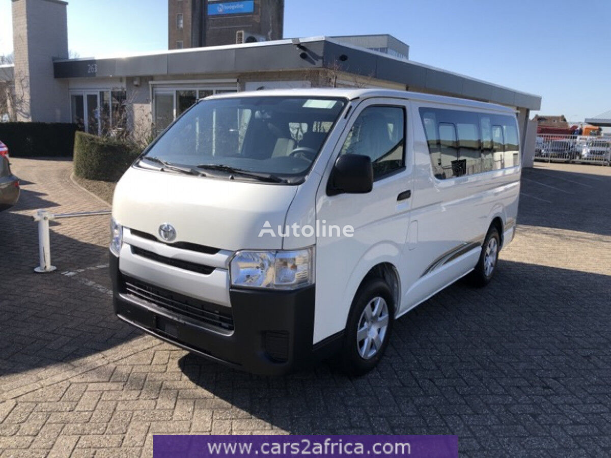 пассажирский микроавтобус Toyota Hi-Ace 2.5 D-4D