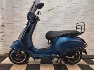 скутер Piaggio Vespa Primavera 25km snorscooter 4-takt