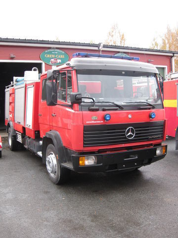 пожарная машина Mercedes-Benz 1320