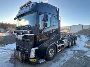 крюковой мультилифт Volvo FH540 8x4 plow rigged hook truck w/ underlying grader blade and