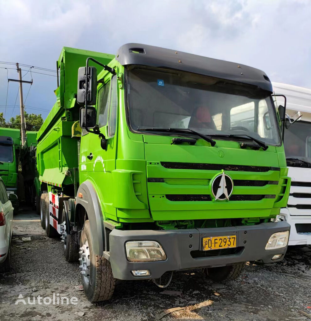 самосвал Mercedes-Benz LHD 12