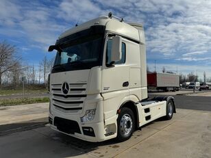 тягач Mercedes-Benz Actros 1848