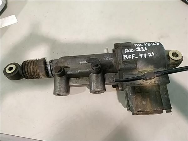 гидроцилиндр Selector De Marchas Mercedes-Benz ATEGO 1828 LS A 001 260 59 63 для грузовика Mercedes-Benz ATEGO 1828 LS